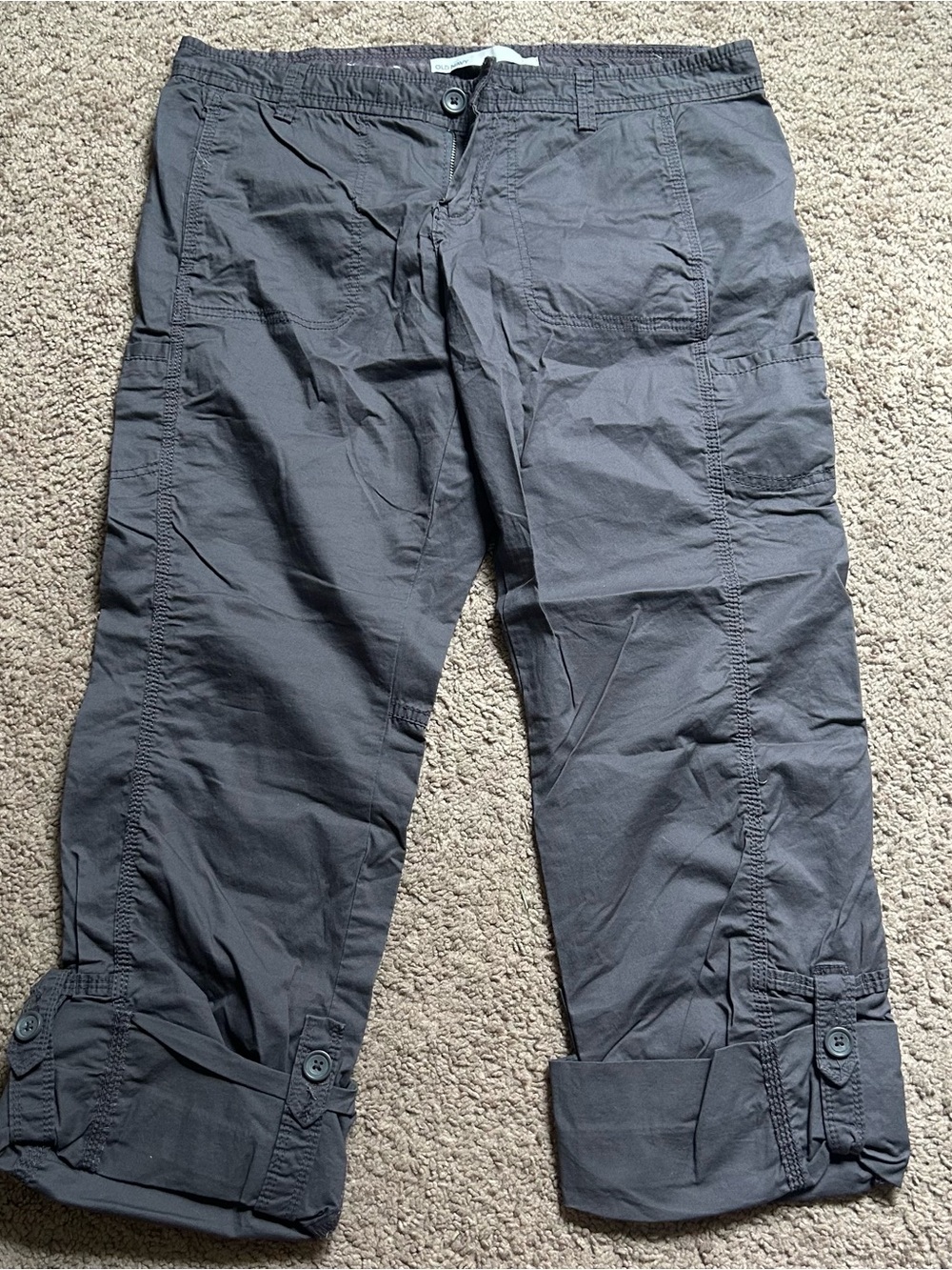 NWOT Old Navy Women’s Charcoal Cargo Pants Cropped Size 10 Low Rise